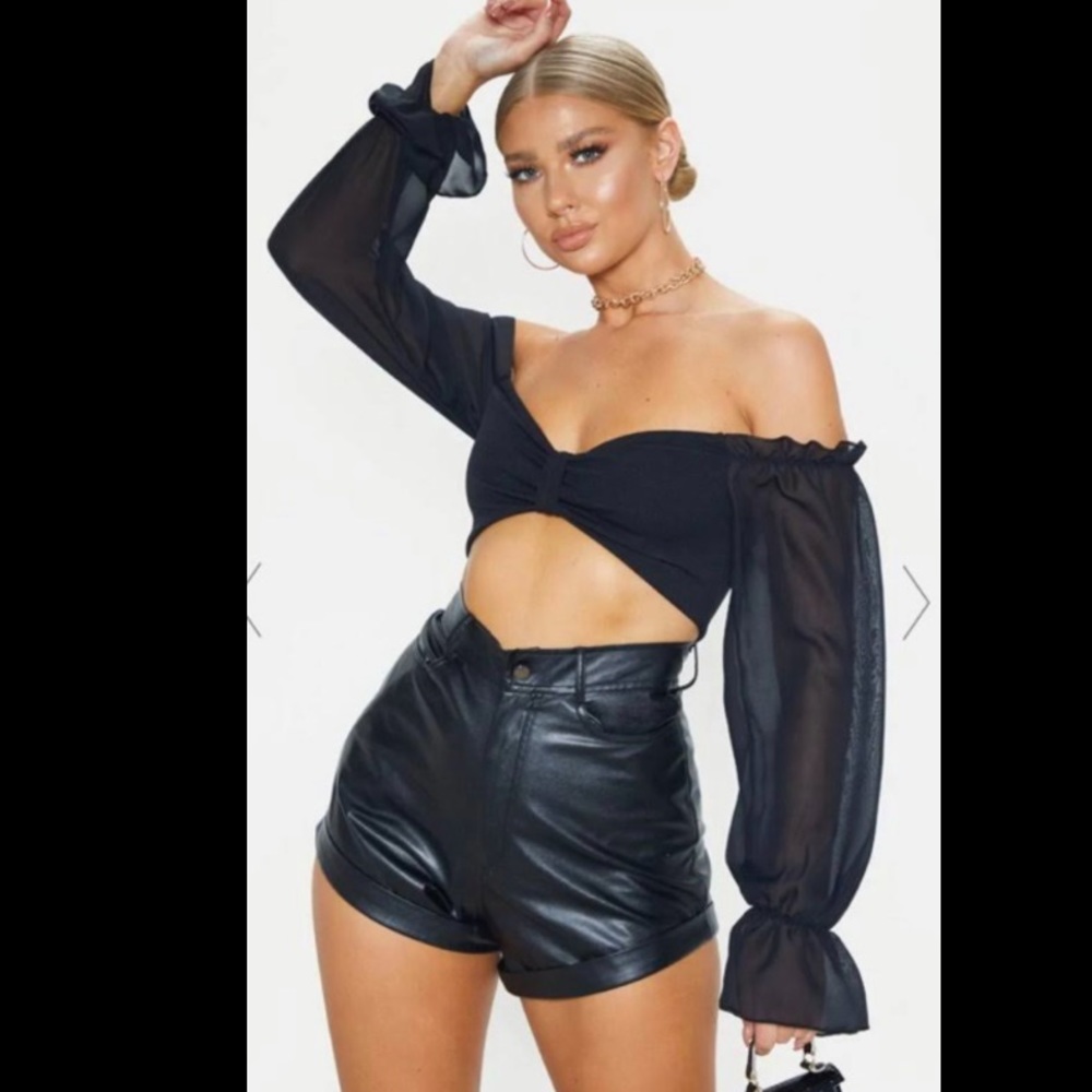 PrettyLittleThing: Chiffon Flare Sleeve Crop
